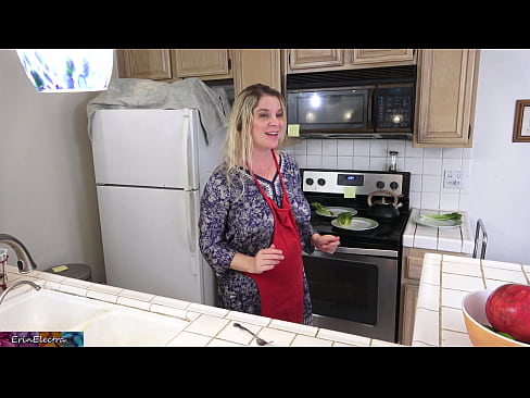 ❤️ Stepmom Mëllech him an der Kichen virun sengem Datum ❤️ Pornovideo bei eis lb.com-porn-kai.ru